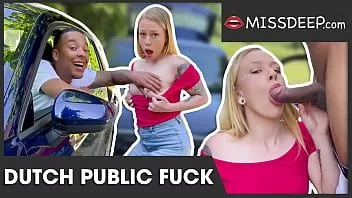 Jouer En public: un mec noir frappe un adolescent blanc dans sa voiture et des personnes âgées passent devant: chrystal sinn - missdeep.com