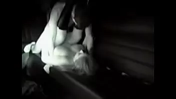 Redare Cuplu de adolescenți fierbinți prins dracului într-o limuzină cu camera ascunsă