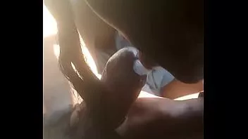 play La nefertiti perkins memberi pacarnya blowjob berantakan yang ceroboh dan menjilati dan memijat bolanya, dia pantas mendapatkannya untuk semua kerja keras yang dia lakukan