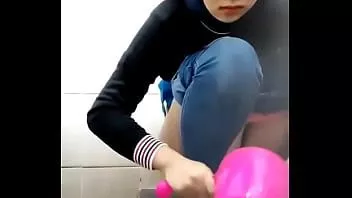 Play Ngintip pipis karyawati cantik indomaret bit.ly/thishd
