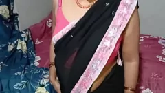 চালান দেশি ভারতীয় কাজের মেয়ের ভেজা ও লোমশ গুদ ক্যামেরায় ধরা পড়েছে