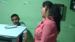 Jouer Foulage de bureau: MILF Latina négocie une augmentation de la rémunération avec le boss