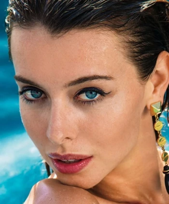 Pornostar Roxanna June